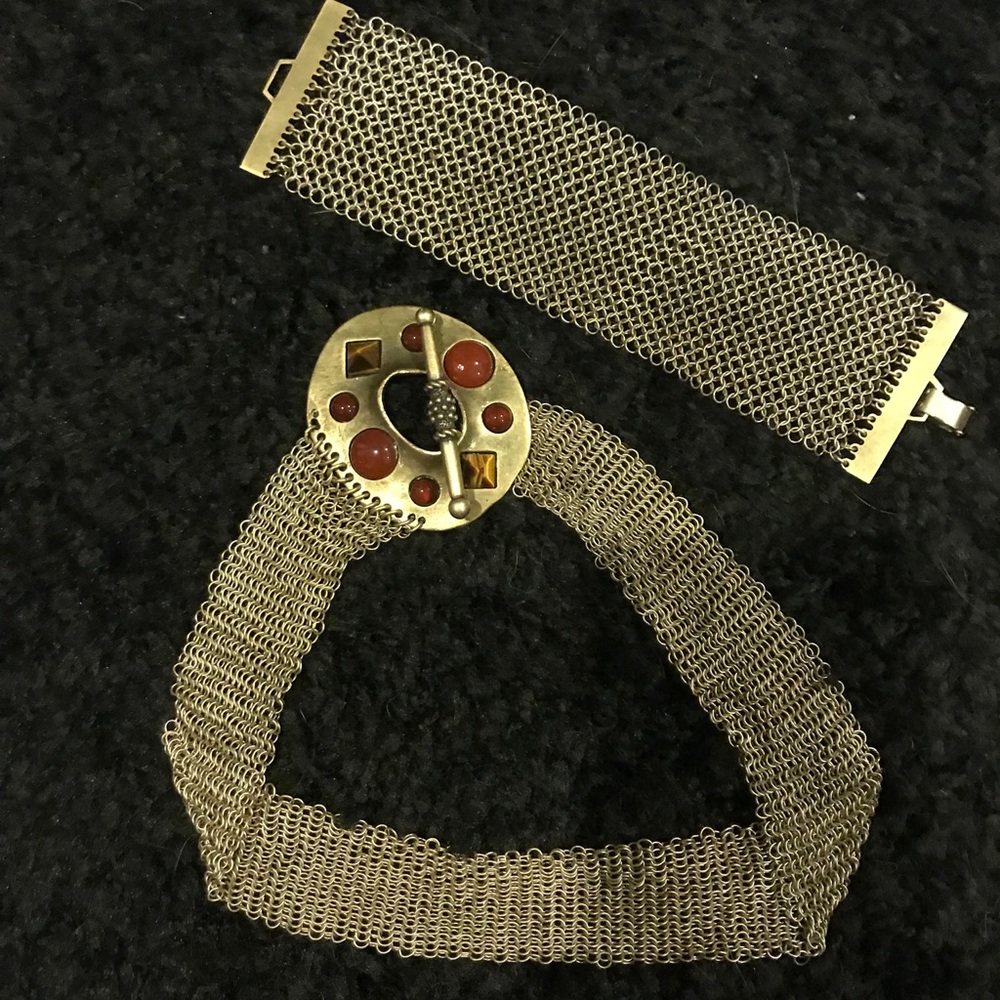 Funky and unique chainmail necklace and bracelet.